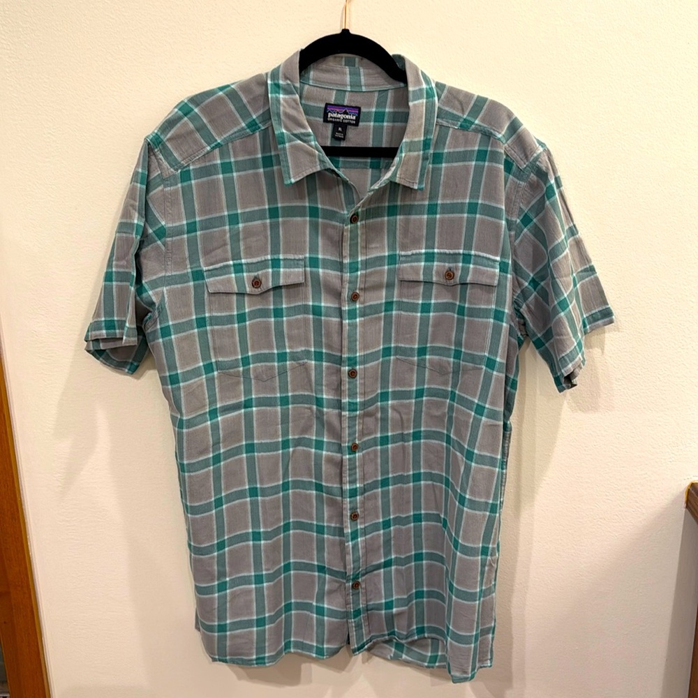Patagonia Men’s Teal Plaid Short Sleeve Button-Up Shirt